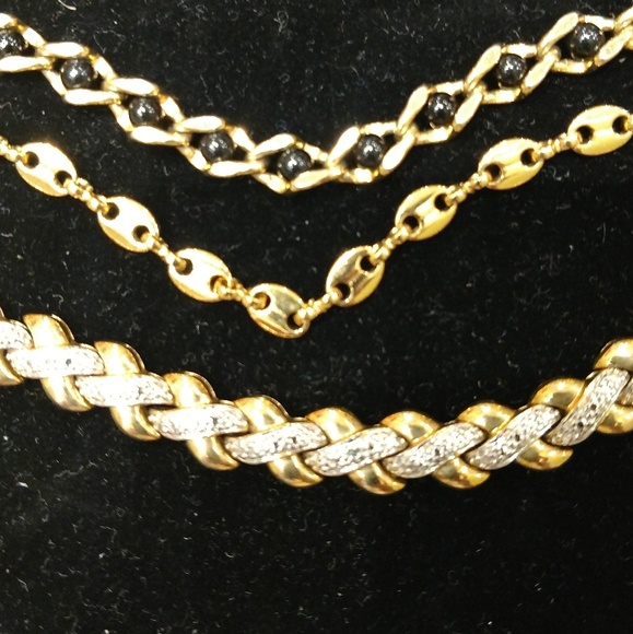 Bundle of gold costume jewelry - Picture 2 of 7